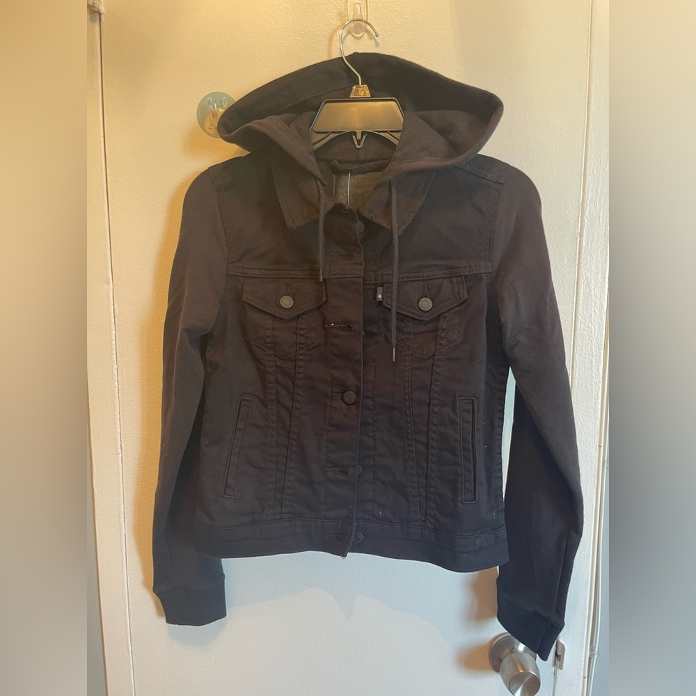 Nwt Levis Womens Black Jean Jacket With Hoodie Sweatshirt Arms Button Up XS